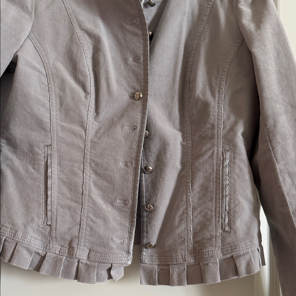 Chic Ruffled Gray Blazer - Picture 5 of 12